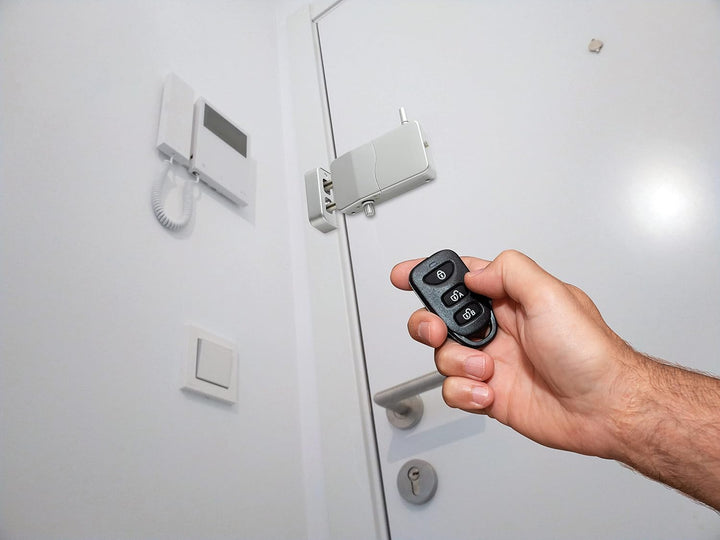 ARREGUI CI10P-AL Unsichtbares Türschloss mit Alarmanlage und 4 Fernbedienungen | Schlüsselloses Zusa