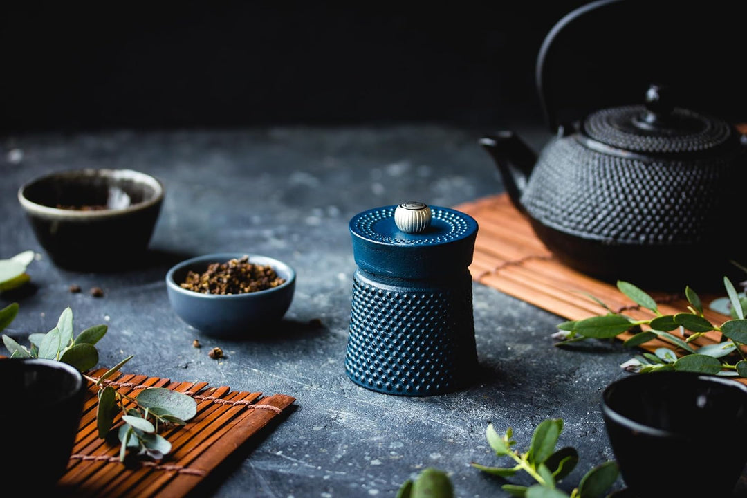 Peugeot Bali Fonte Manuelle Pfeffermühle, Klassische Mahlgradeinstellung, Höhe: 8 cm, Gusseisen, Bla