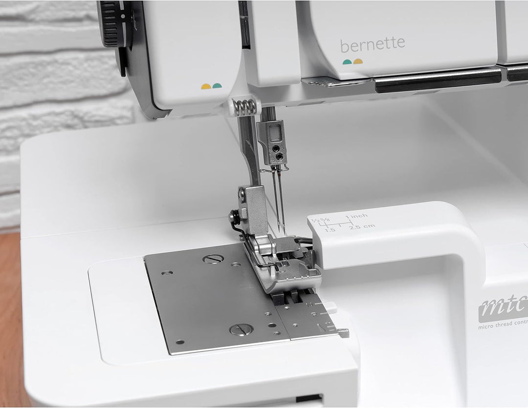 Bernina Bernette 64 Airlock 4 Faden Overlock mit Lufteinfädelung