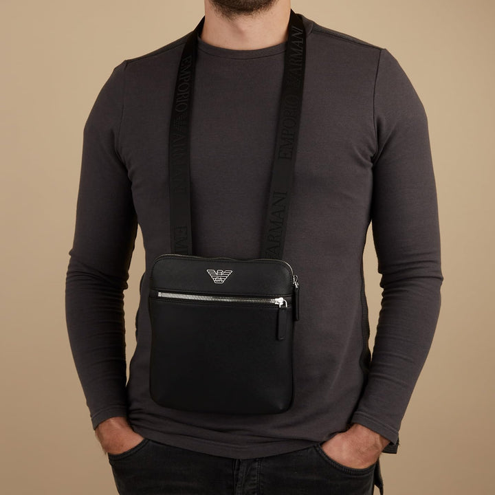 Emporio Armani Schultertasche mit Reissverschluss und Logo Schwarz_schwarz Einheitsgrösse, Schwarz_s