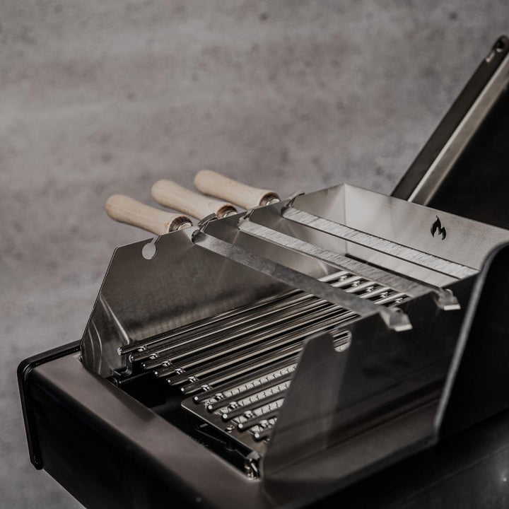 Grillrost.com Das Original Edelstahl Windschutz und Spiesshalter | für alle Broil King Imperial/Rega