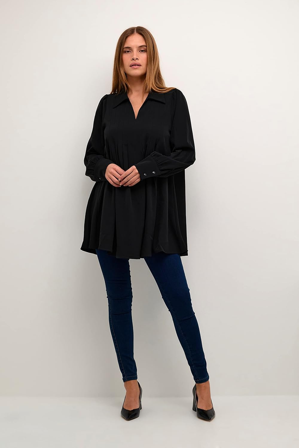 KAFFE Damen Mini Lange Ärmel Loose Fit V-Ausschnitt mit Shirt Halskette Kleid 32 Black Deep, 32 Blac
