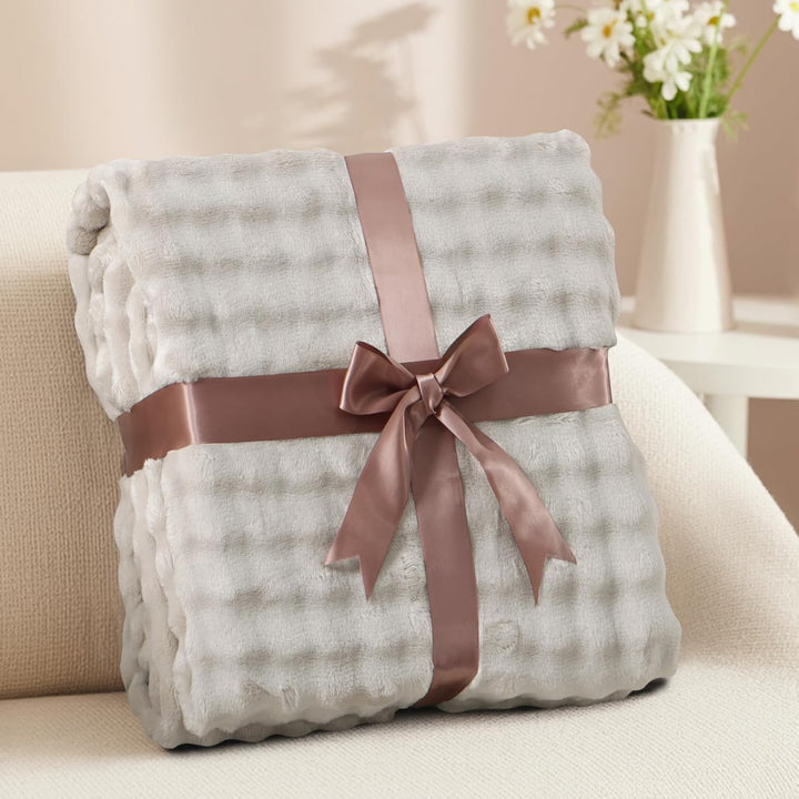 RUIKASI Bubble Decke Kuscheldecke Flauschig Beige - 150x200cm Sofadecke & Couchdecke aus Plüsch, War