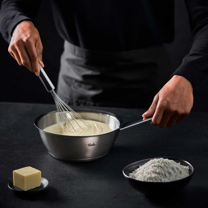 Fissler Original-Profi Collection/Edelstahl-Sauteuse (1,9 L, Ø 20 cm) mit Schüttrand und Innenskalie
