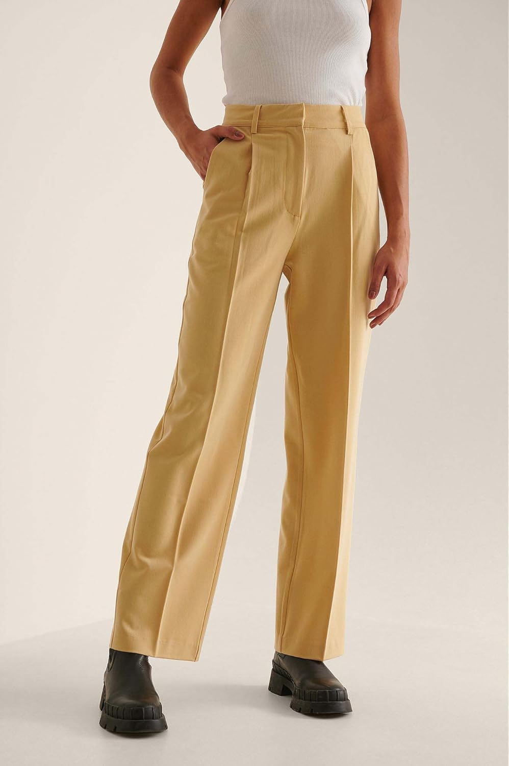 NA-KD Damen Loose Fit Suit Pants Hose 32 Pale Yellow, 32 Pale Yellow
