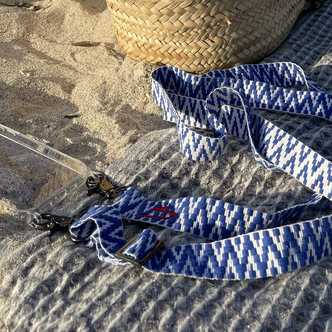 NOOMYA® Premium Fashion Handykette | Set Handyhülle iPhone 13 Pro MAX & Handyband True Blue | Handyg