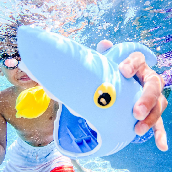 Melissa &amp; Doug Sunny Patch Poolspielzeug Fischjagd mit dem Hai (Poolspielzeug, 2 Netze, 6 Fischbleig