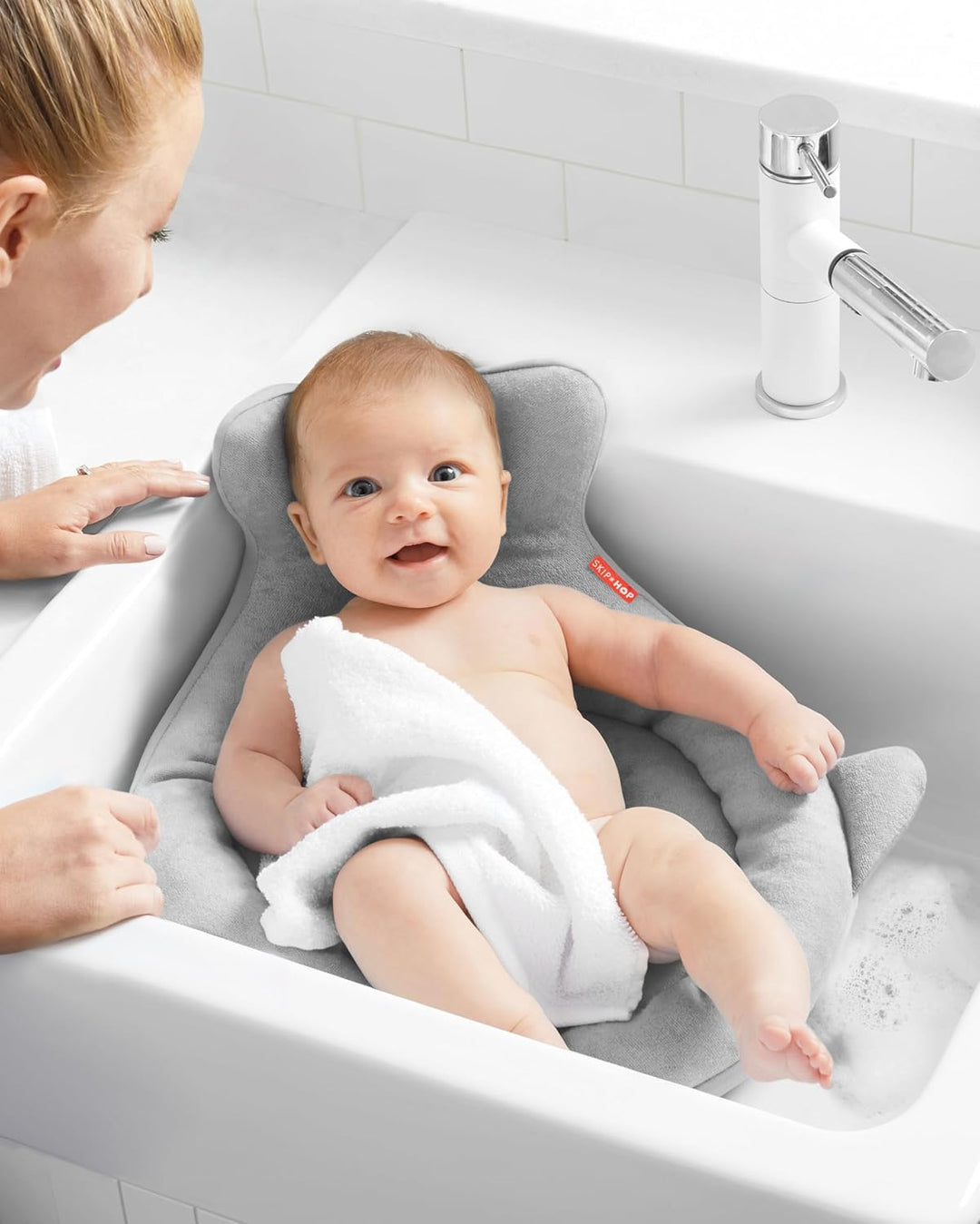Skip Hop Moby Gepolsterte Waschbecken-Badewanne, Soft Babybadewanne, grau Graue weiche Waschbecken-B