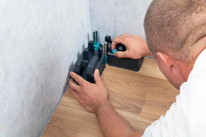 wolfcraft Schmiege und Schneidlade, praktischer Helfer um Fussleisten bis zu einer Höhe von 70 mm zu