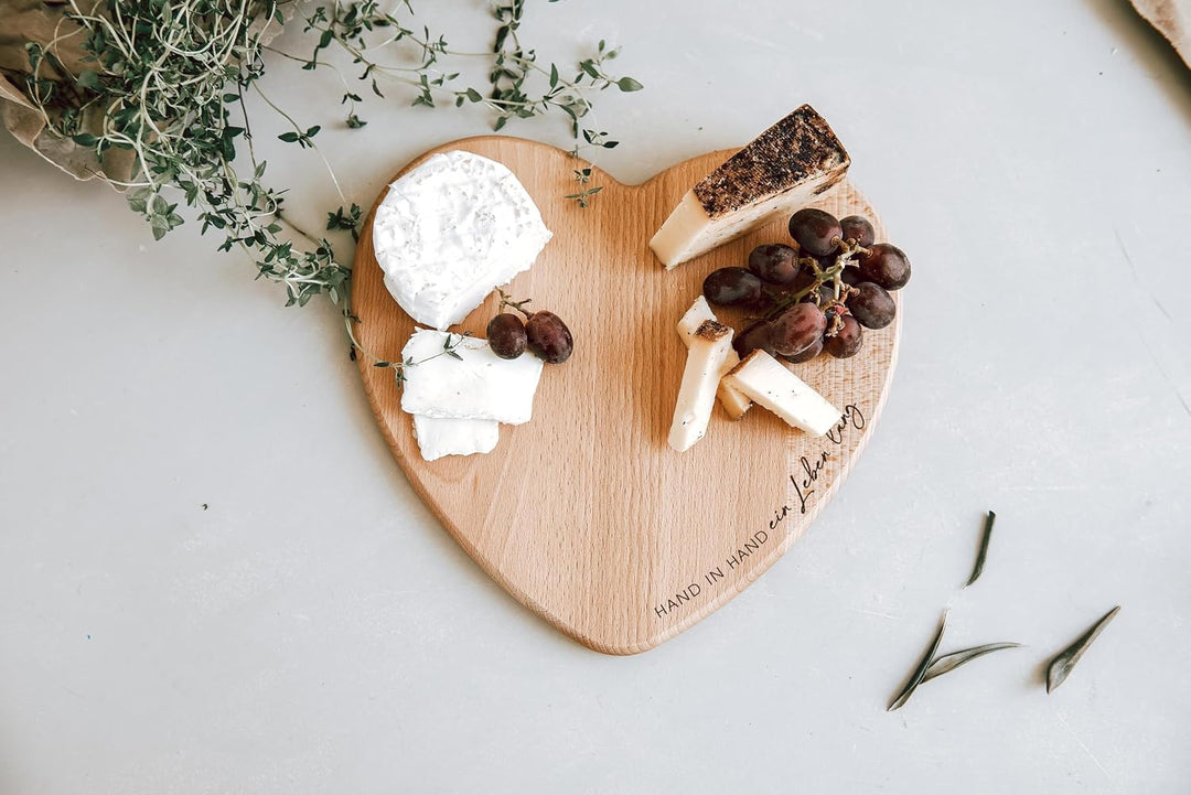 Schneidebrett Herz Buche mit Gravur personalisiert, 2 Grössen Mit Eigener Gravur 24L x 22B cm, Mit E