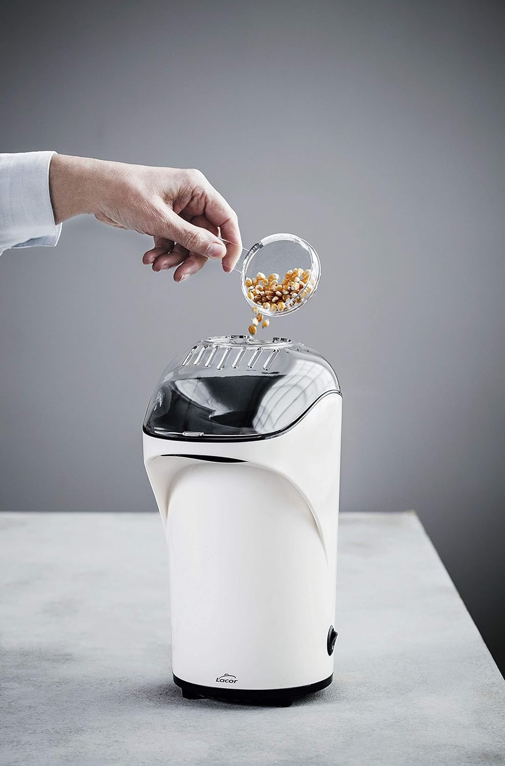LACOR Popcornmaschine aus Kunststoff, weiss, kompakt