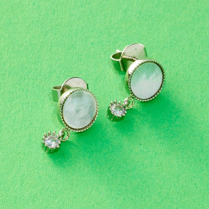 Leonardo Ciao Arida Silbernes Damen Ohrstecker Set aus Edelstahl mit Perlmutt Plättchen und Glaskris