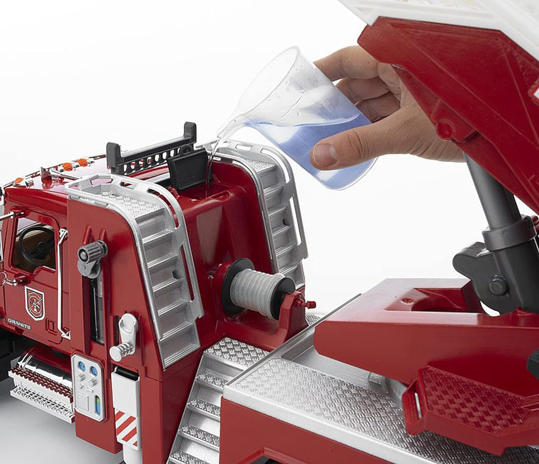 bruder 02821 - Mack Granite Feuerwehrleiterwagen mit Pumpe - 1:16 Einsatzfahrzeug Feuerwehrauto Notr