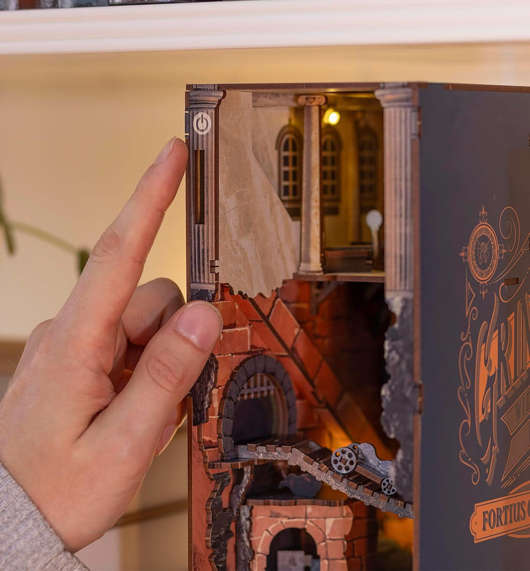 Revell Modellbausatz Tiny Adventures, Gringotts Bank Harry Potter, 3D Miniaturhaus, DIY Book Nook Ho