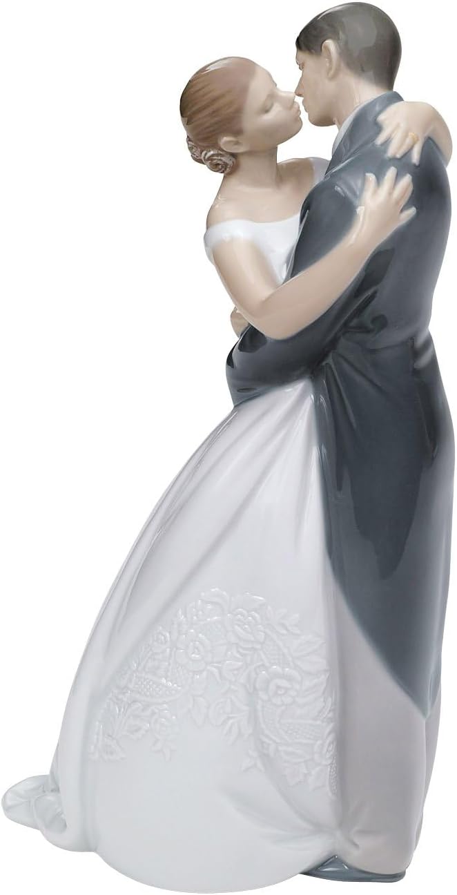 NAO Porcelain by Lladro A KISS Forever (Bride & Groom, Marriage, Wedding, Collection) 2001613