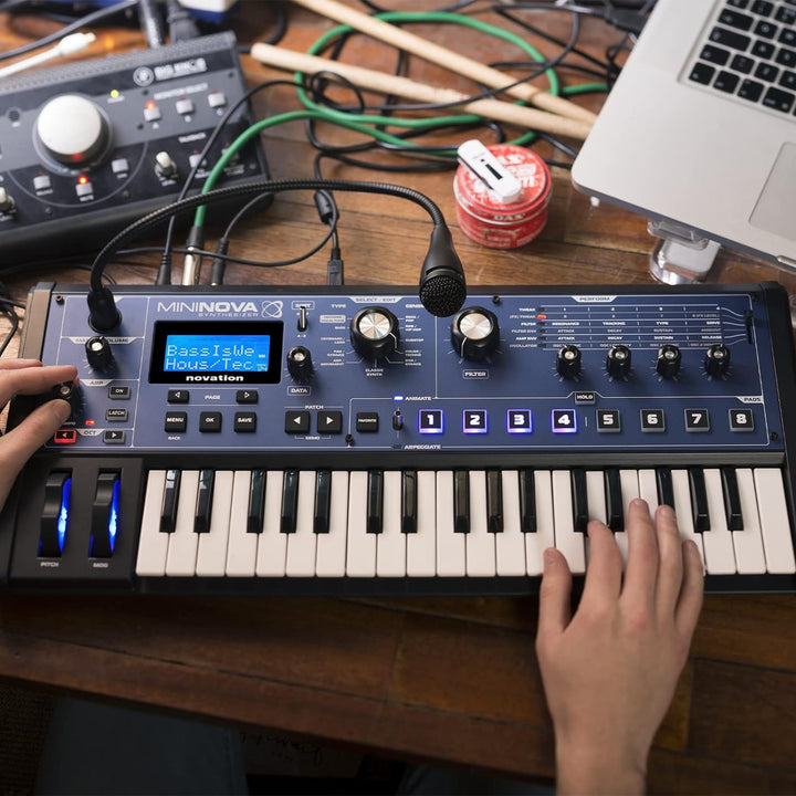 Novation MiniNova, kompakter VA-Synthesizer mit 37 Minitasten – Robuster, kompakter, leistungsstarke