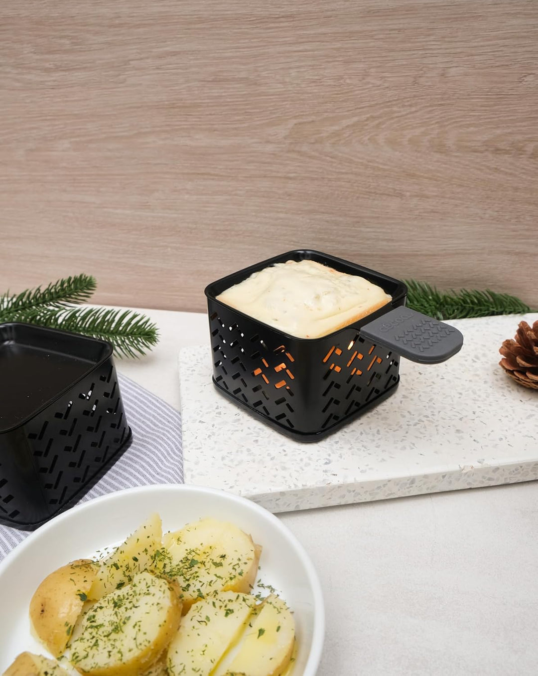 CECOA - ChEESE'UP - Raclette-Geräte mit Kerze, Tischrakel, vor dem Fernseher oder sogar im Nischen S