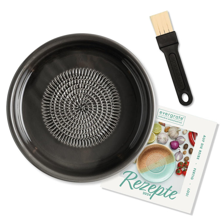 evergrate Keramikreibe Dipschale im Motiv Anthrazit mit Küchenpinsel und Rezeptheft, Anthrazit