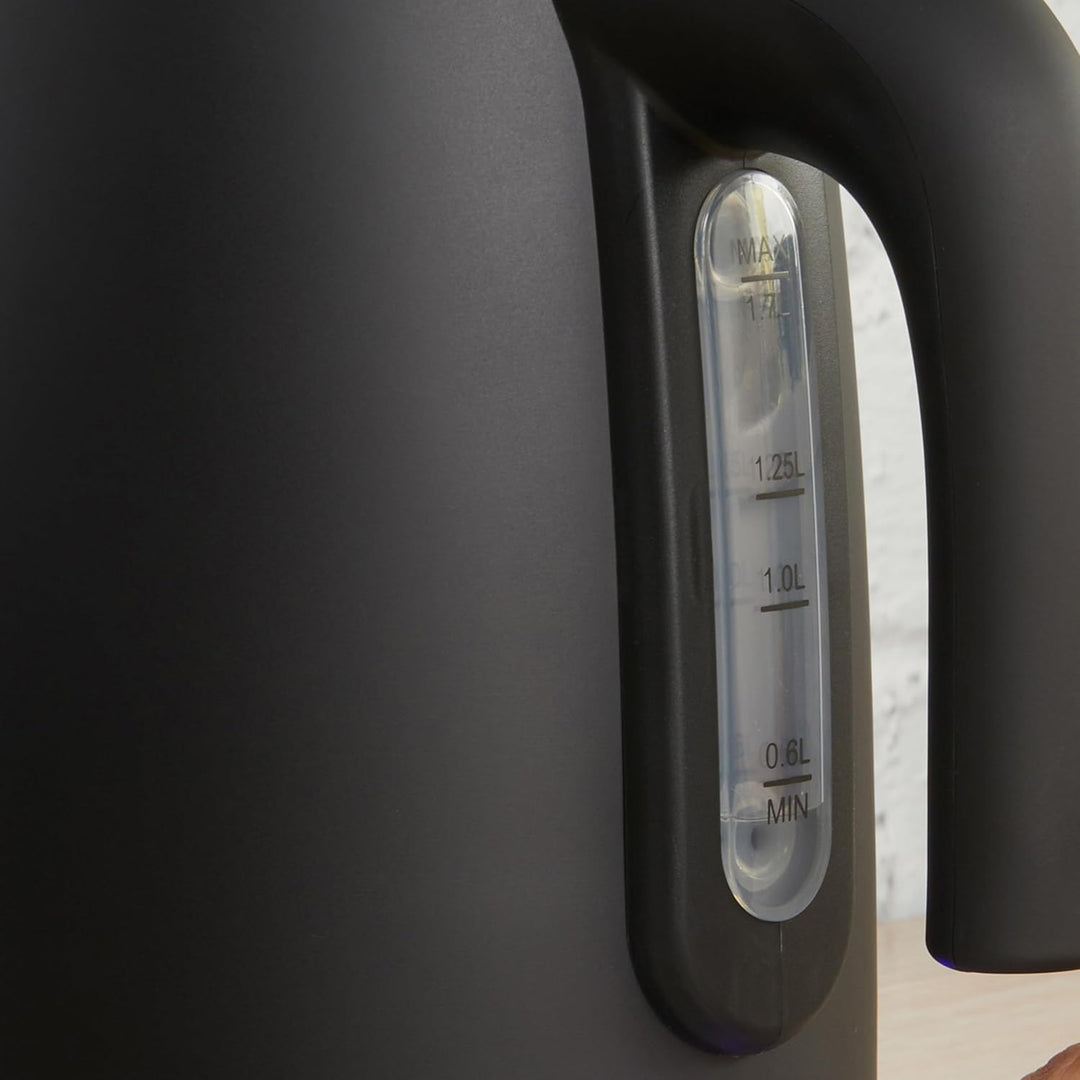 Petra PT5632MBLKVDE Elektrische Wasserkocher - BPA-Frei, schnelles Kochen, Fenster mit Wasserstandsa