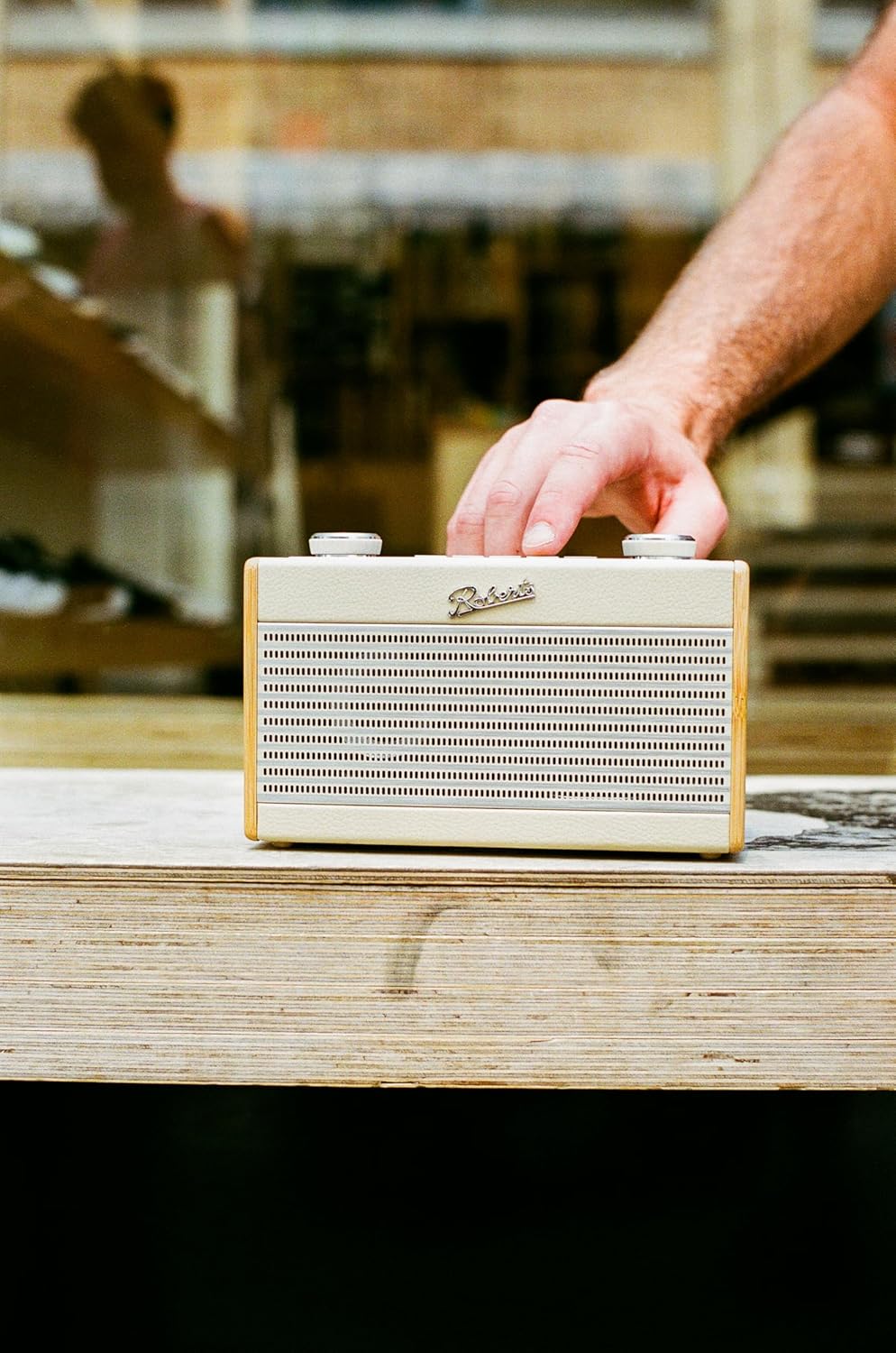 Rambler UNO Tragbares Radio Dab+/FM/Bluetooth, cremefarben