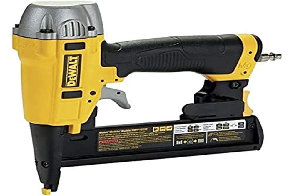 Dewalt Klammernagler Druckluft (35 mm, SX Klammern, mit Einzelauslösung für müheloses Klammern in Ba