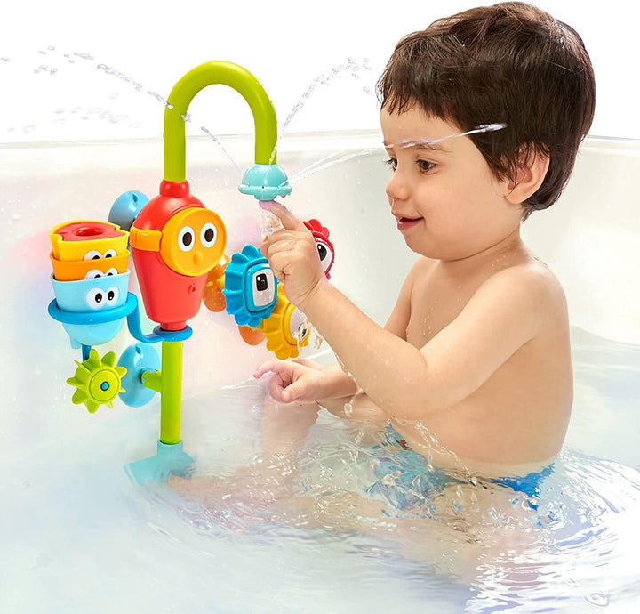 Yookidoo Bay Bath Badespielzeug (1–3 J.) – 3 stapelbare Becher, drehende Zahnräder, Schlauch & Ausla