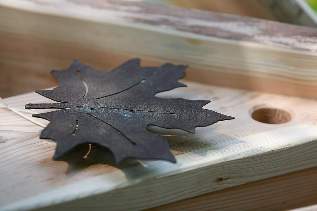 WEIDENPROFI Nistkasten, Vogelhaus mit Standfuss aus Lärchenholz, Modell Morgentänzer, Höhe ca. 300 c
