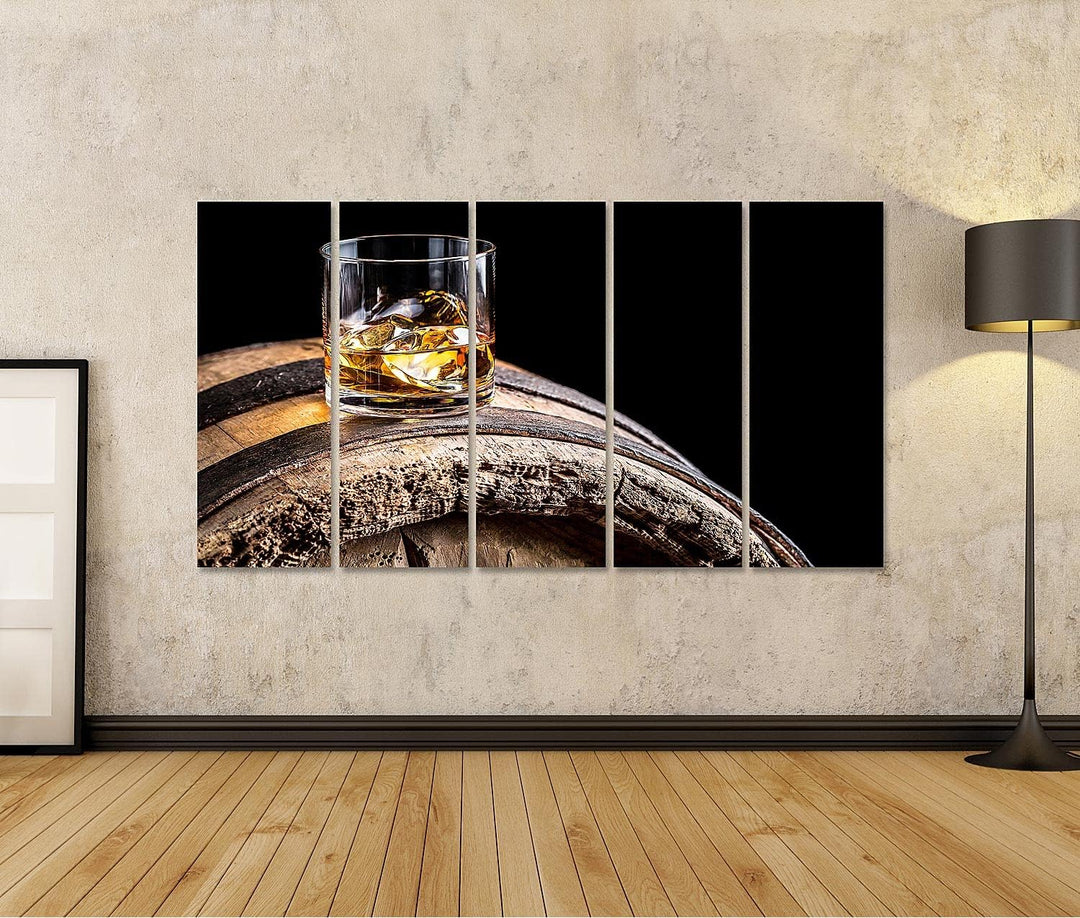 islandburner Bild auf Leinwand Glas Whisky Mit Eis Auf Alten Holzfass Bilder Wandbilder Poster Leinw
