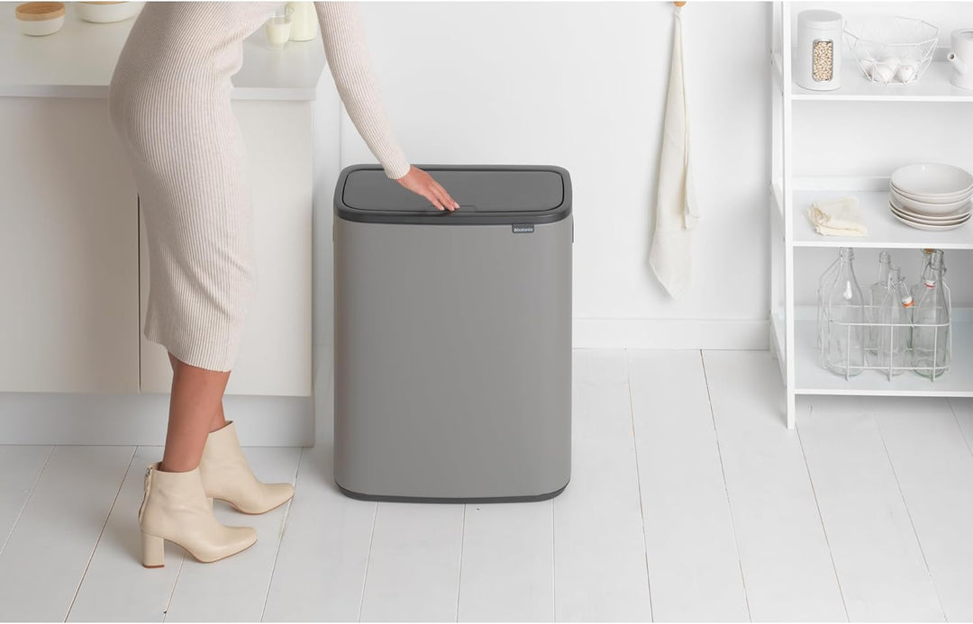 Brabantia 223129 Bo Touch Abfalleimer, mit 1 x 60-Liter-Inneneimer (Mineralbeton-Grau), Abfall- / Re
