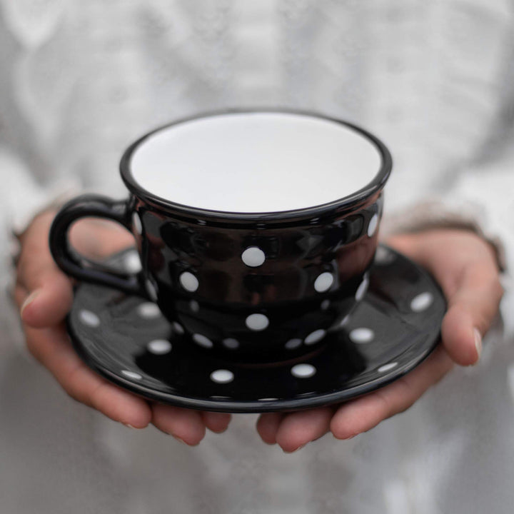 City to Cottage® - Keramik Kaffebecher Teetasse 350 ml | Schwarz und Weiss | Polka Dots | Handgemach