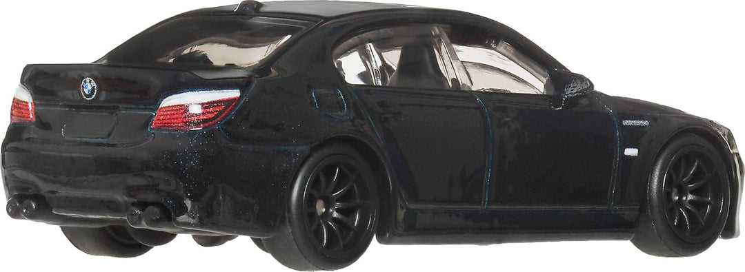 Hot Wheels Autos, Fast & Furious Premium 2010 BMW M5, Massstab 1:64, von der Film-Franchise „Fast &
