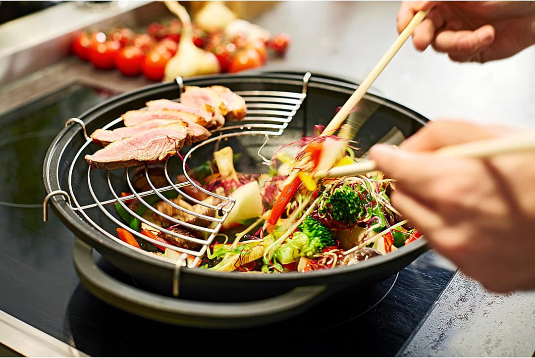 Berndes Classics Wok Bonanza 32 cm, Wokpfanne mit Glasdeckel und Stäbchen, 3-lagiger Antihaftversieg