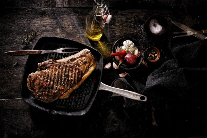 SKOTTSBERG Gusseisen Grillpfanne - 28×28 cm – vorgebrannt & PFAS‑frei, natürlich Antihaft - für Indu