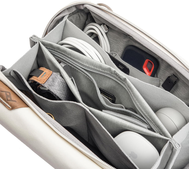 Peak Design Tech Pouch Bone Organizer-Tasche für Smartphones, Kabel etc. (Beige)