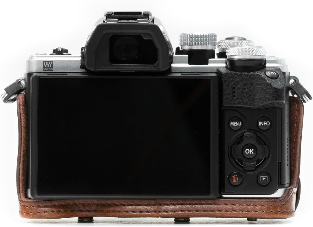 MegaGear Ever Ready Leder Kameratasche mit Trageriemen kompatibel mit Olympus OM-D E-M10 Mark II, E-
