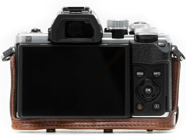 MegaGear Ever Ready Leder Kameratasche mit Trageriemen kompatibel mit Olympus OM-D E-M10 Mark II, E-
