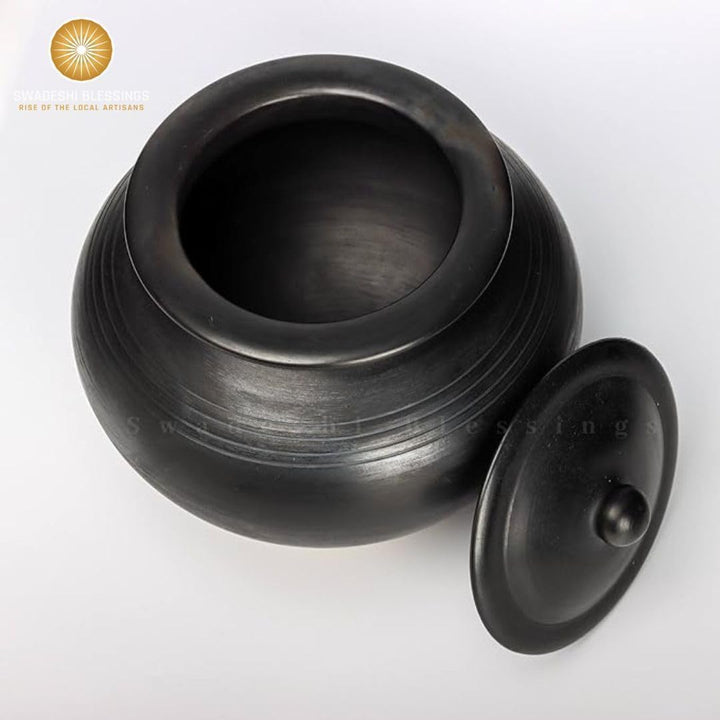Swadeshi Blessings Handgefertigt Exklusives Sortiment, unglasierter Ton, mit Deckel, 4,5 l, Schwarz,