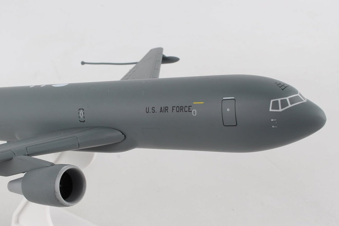 Daron SkyMarks KC-46A Massstab 1/200, Grau