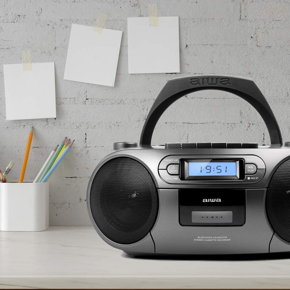 Aiwa BBTC-550BK Tragbares Radio mit CD, Bluetooth und USB, Cassettes-Recorder Farbe: Metallic-Grau S