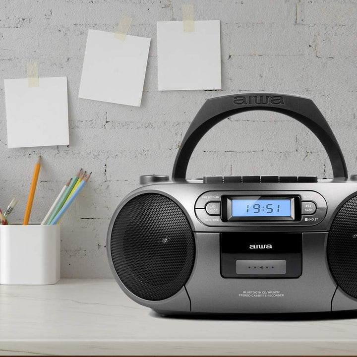 Aiwa BBTC-550BK Tragbares Radio mit CD, Bluetooth und USB, Cassettes-Recorder Farbe: Metallic-Grau S