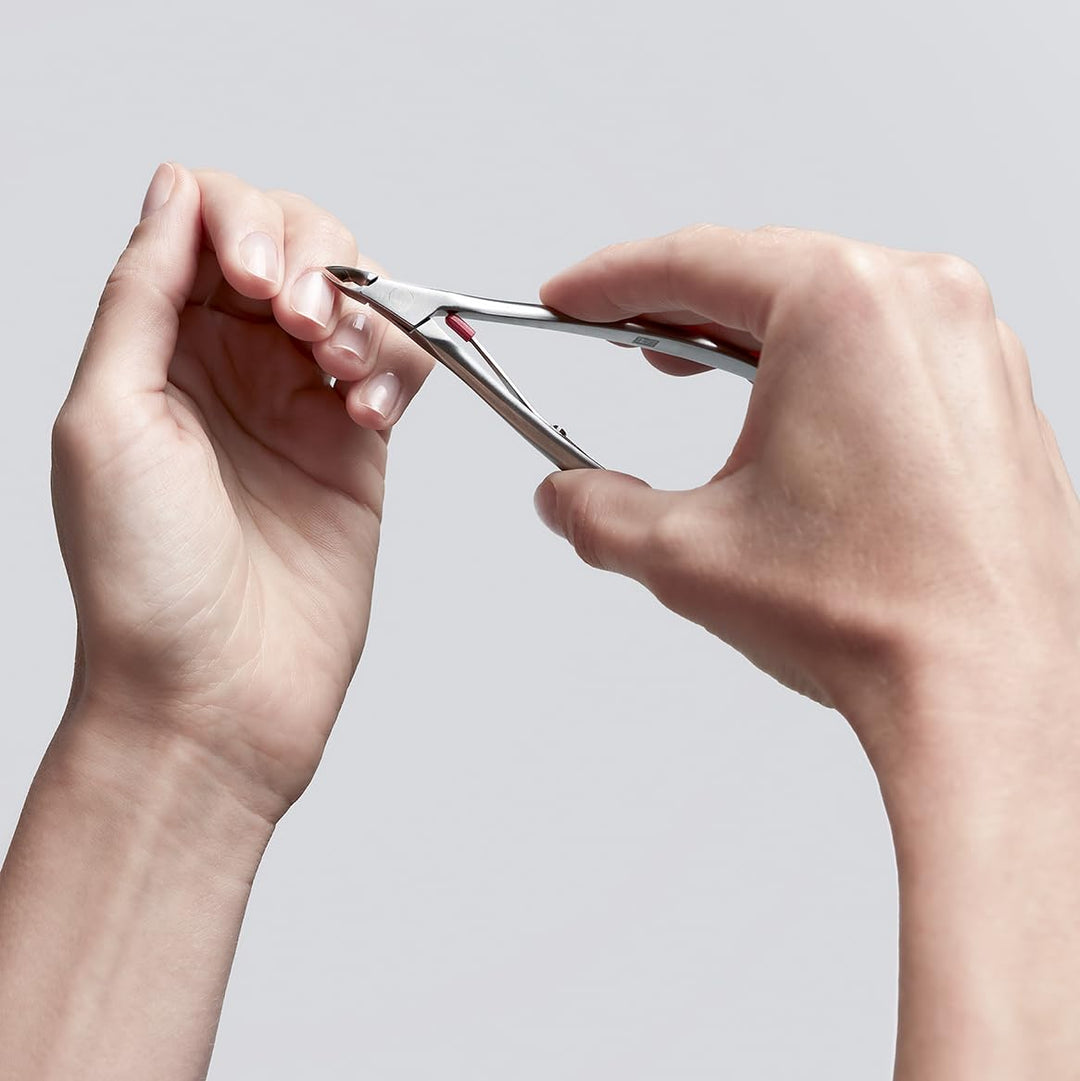 ZWILLING TWINOX Nagelhautzange für Präzisen Schnitt, Langlebiger Edelstahl Nagelhautknipser, Mattier