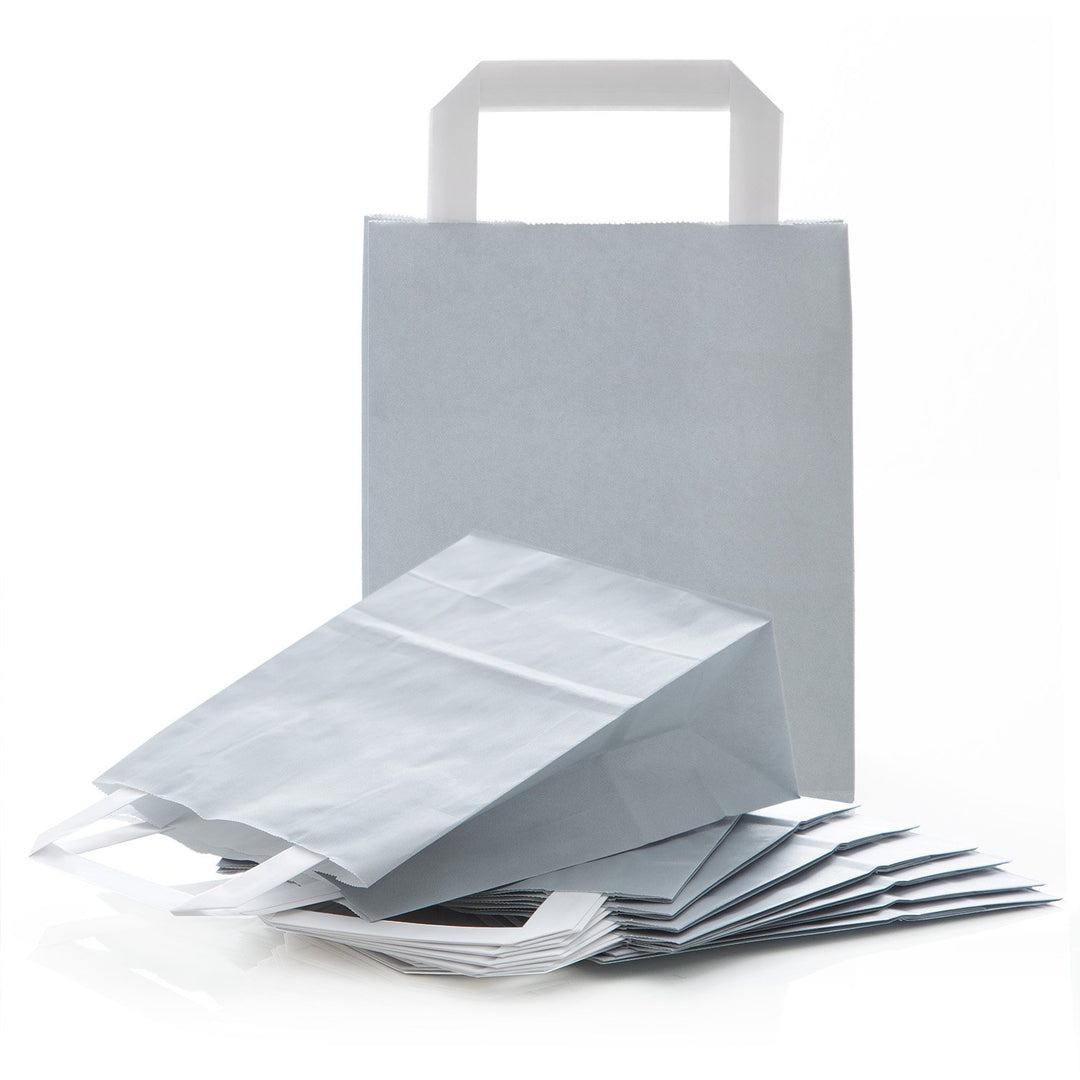 Logbuch-Verlag 50 hell-graue Geschenktüten Papiertaschen 18 x 8 x 22 cm silber Geschenkbeutel Mitgeb