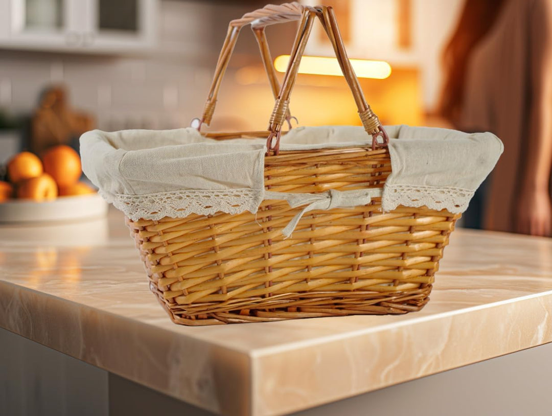 Kobolo Klappbügelkorb Weidenkorb mit Klapphenkeln eckig Textilfutter mit Häkelborte - braun - 40x30x