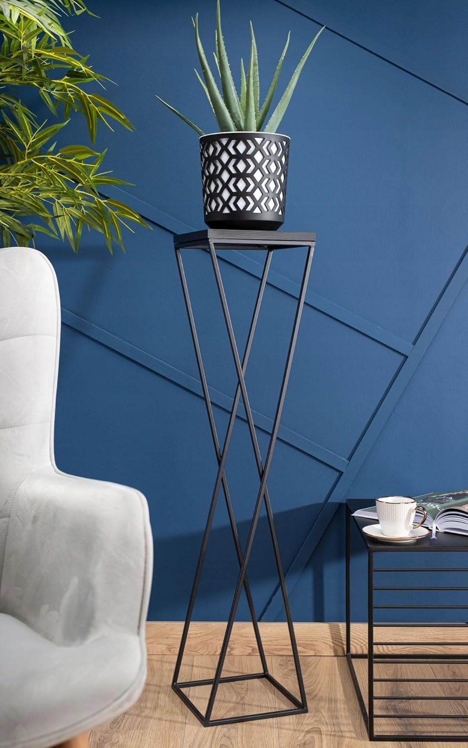 Pflanzenständer Metall 100 cm Hoch - Stabiler und Fester Blumenhocker mit Schwarz MDF-Platte auf Rob