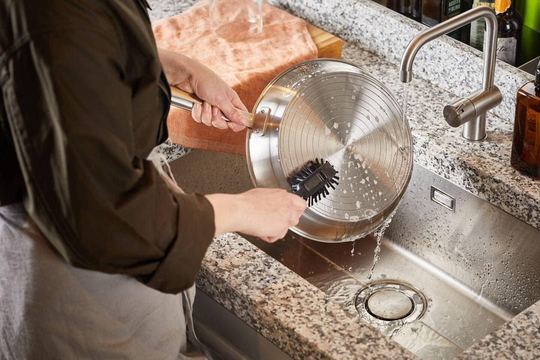 Fiskars Bratpfanne, Ø 24 cm, Beschichtete Pfanne, Für alle Kochfelder geeignet, Recycelter Edelstahl
