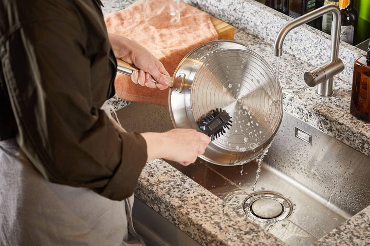 Fiskars Bratpfanne, Ø 24 cm, Beschichtete Pfanne, Für alle Kochfelder geeignet, Recycelter Edelstahl