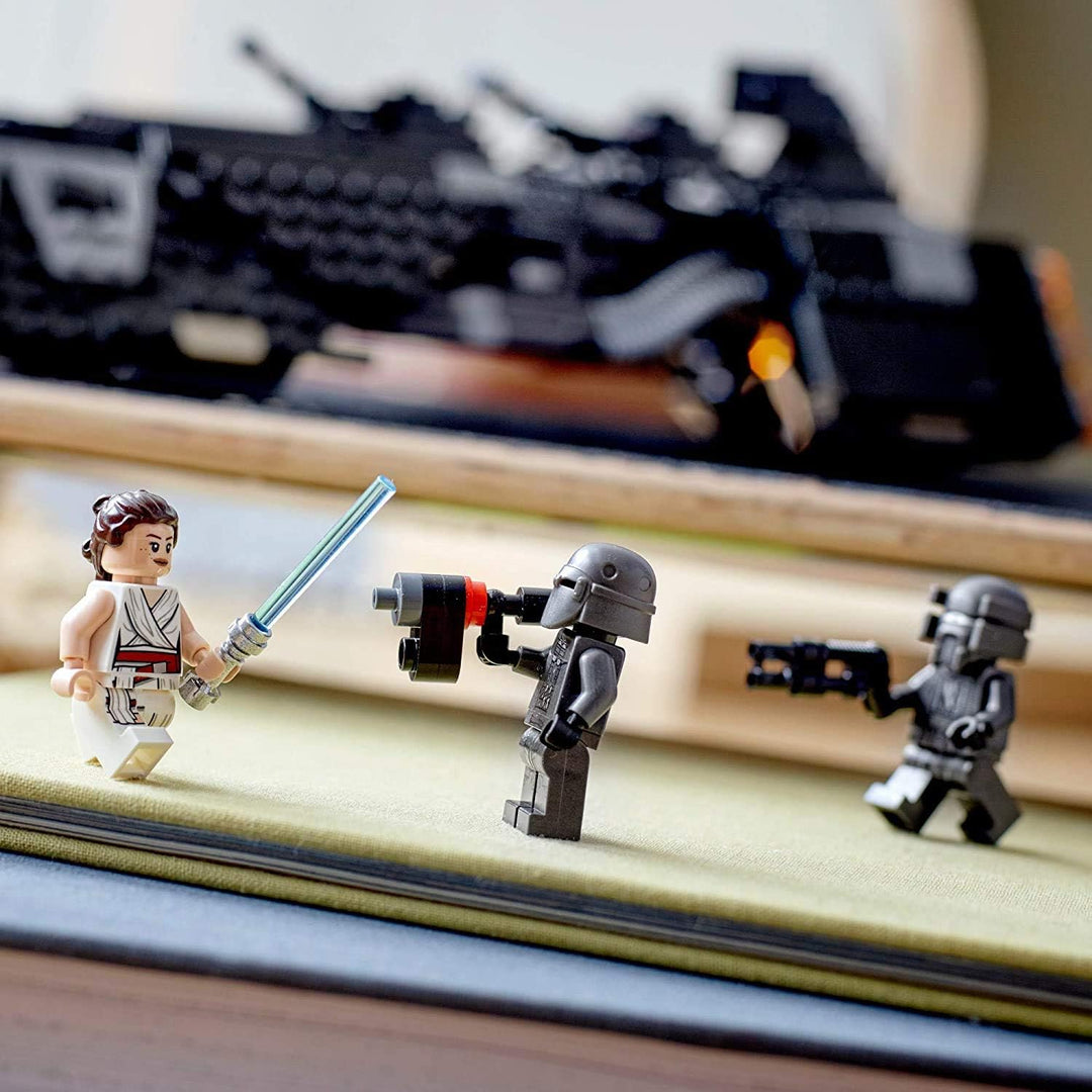 LEGO Star Wars 75284 - "The Rise of Skywalker Knights of Ren Transportschiff (595 Teile)