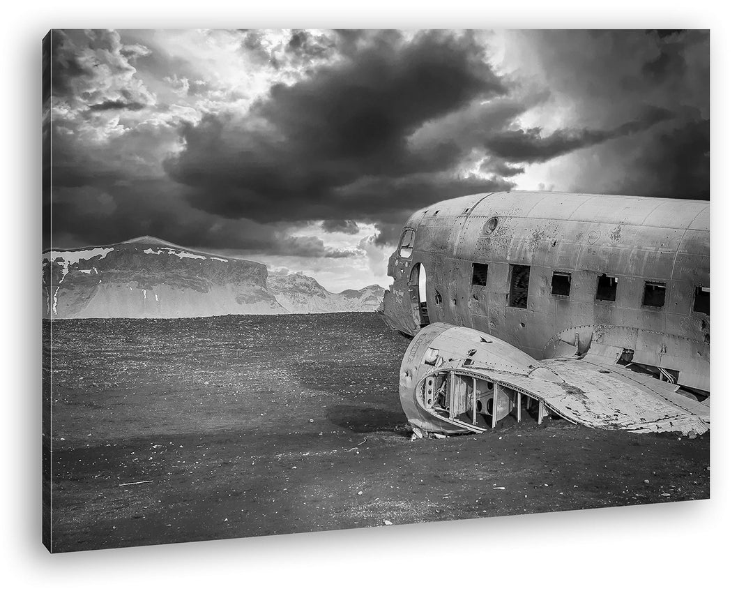 deyoli abgestürztes Flugzeug Format: 60x40 Effekt: Schwarz&Weiss als Leinwandbild, Motiv fertig gera