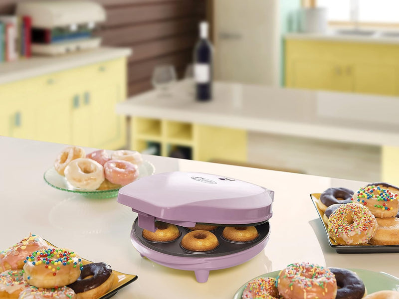 Bestron Donut Maker im Retro Design, Sweet Dreams, Antihaftbeschichtung, 700 Watt, Farbe: Rosa