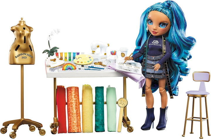 Rainbow High Dream & Design Fashion Studio Spielset - Modedesigner-Spielset mit Blauer Skyler Bradsh